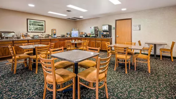 Best Western Wittenberg Inn | Wisconsin - Wausau (ve civarı) - Wittenberg