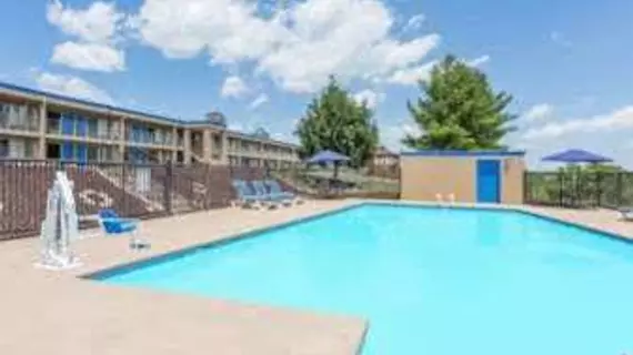 Days Inn Staunton-Mint Springs | Virginia - Staunton (ve civarı) - Staunton