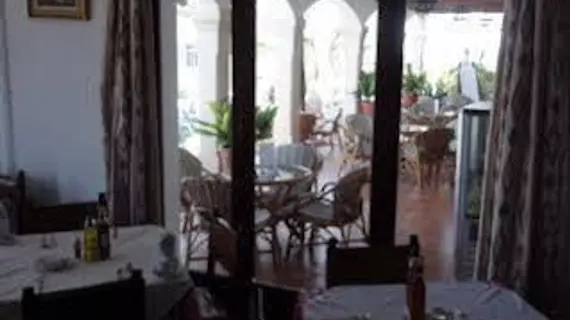 Hostal Oasis Dor | Balearic Adaları - Mayorka Adası - Campos - Migjorn