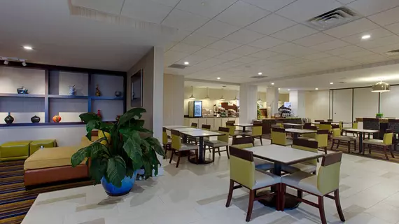 Holiday Inn Express Baltimore West - Catonsville | Maryland - Baltimore (ve civarı) - Catonsville