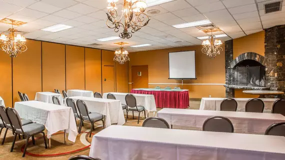 QUALITY INN & CONFERENCE CENTER | Vermont - Windham County - Brattleboro