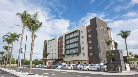 Holiday Inn Express & Suites Celaya | Guanajuato - Celaya