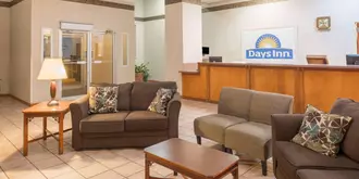 Days Inn Saint Louis North