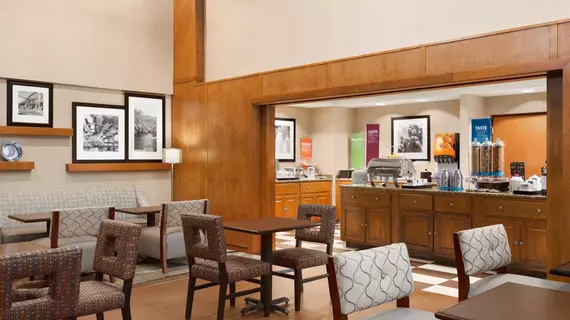 Hampton Inn & Suites Manchester Bedford | New Hampshire - Manchester (ve civarı) - Bedford