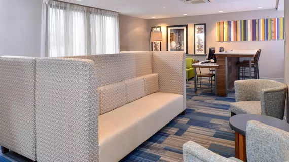 Holiday Inn Express Rochester - University Area | New York - Rochester (ve civarı) - Rochester