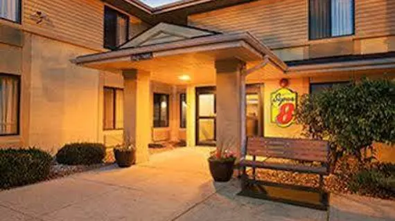 SUPER 8 GERMANTOWN/MILWAUKEE | Wisconsin - Village of Germantown