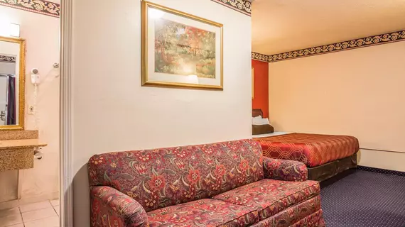 Econo Lodge Fort Jackson | Güney Karolayna - Columbia (ve civarı) - Columbia