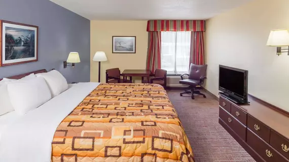 Days Inn Rayne | Louisiana - Lafayette (ve civarı) - Rayne