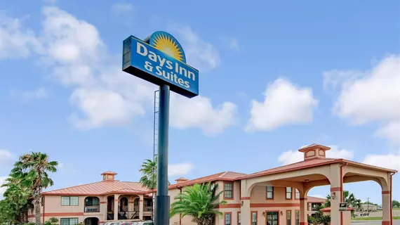 Days Inn & Suites Braunig Lake | Teksas - San Antonio (ve civarı) - Elmendorf