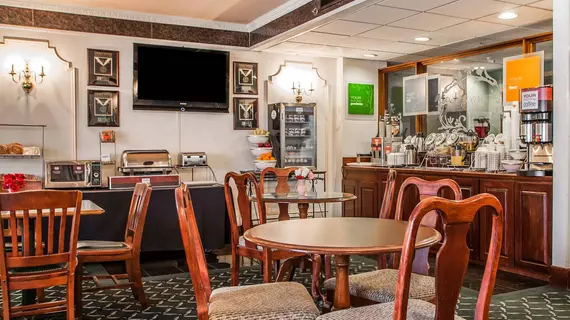 Quality Inn Montgomeryville | Pensilvanya - Bucks County - Philadelphia (ve civarı) - Montgomeryville