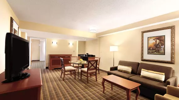 Embassy Suites Greenville Golf Resort & Conference Center | Güney Karolayna - Greenville - Spartanburg (ve civarı) - Greenville