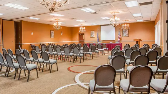 QUALITY INN & CONFERENCE CENTER | Vermont - Windham County - Brattleboro