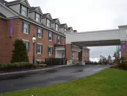 Holiday Inn Express and Suites Merrimack | New Hampshire - Manchester (ve civarı) - Merrimack