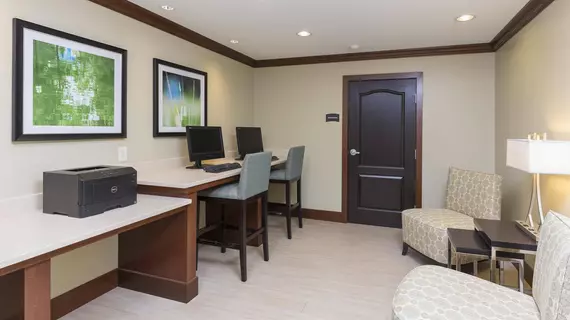 Staybridge Suites Canton | Ohio - Summit İlçesi - Akron (ve civarı) - Canton