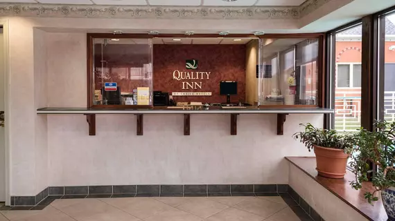 Quality Inn Little Creek | Virginia - Norfolk - Virginia Beach (ve civarı) - Virginia Beach