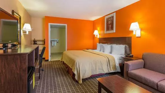 Quality Inn Greer | Güney Karolayna - Greenville - Spartanburg (ve civarı) - Greer