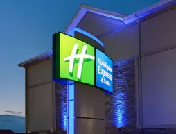 HOLIDAY INN EXPRESS & SUITES FREDERICTON | New Brunswick - Fredericton (ve civarı) - Fredericton