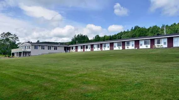 Trailsman Motel | Nova Scotia - Nyanza