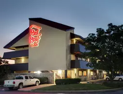 Red Roof Inn St.Louis- Westport | Missouri - St. Louis (ve civarı) - Maryland Heights