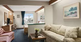 Howard Johnson Inn and Suites | Washington - Vancouver (ve civarı) - Vancouver