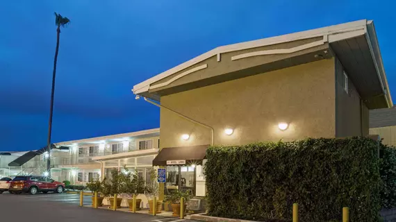 Super 8 by Wyndham Los Angeles Culver City Area | Kaliforniya - Los Angeles County - Los Angeles