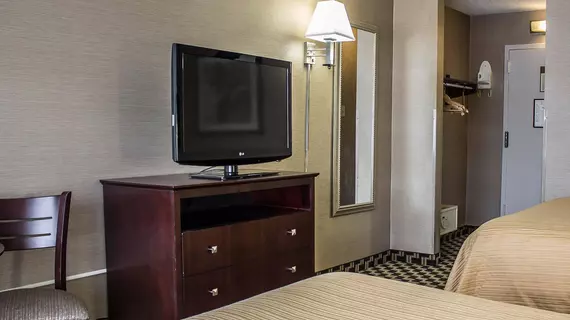 Quality Inn & Conference Center Akron | Ohio - Summit İlçesi - Akron (ve civarı) - Akron