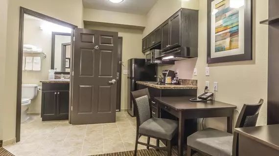 Suburban Extended Stay | Saskatchewan - Moose Jaw