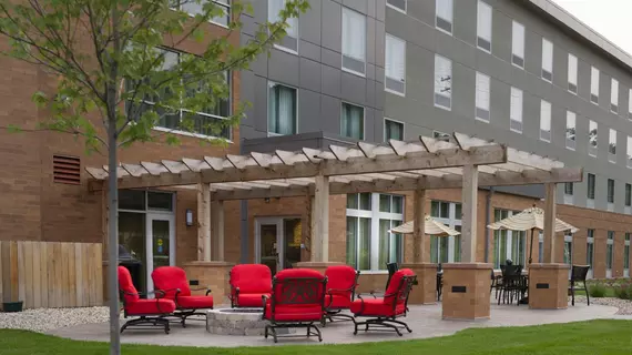 Holiday Inn Express and Suites Madison Central | Wisconsin - Madison (ve civarı) - Madison