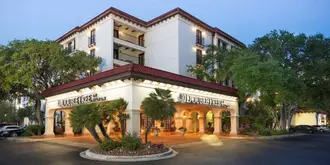 DoubleTree by Hilton San Antonio Airport