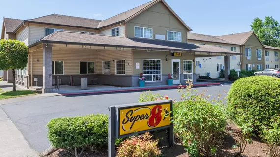 Super 8 Gresham/Portland Area | Oregon - Portland (ve civarı) - Portland