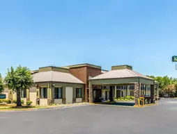 Quality Inn Simpsonville | Güney Karolayna - Greenville - Spartanburg (ve civarı) - Simpsonville