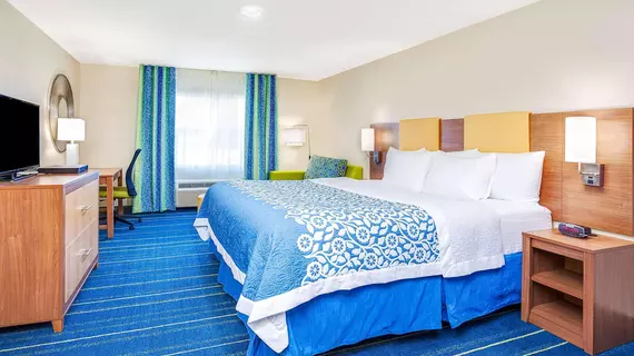 Days Inn North Dallas/Farmers Branch | Teksas - Dallas (ve civarı) - Farmers Branch