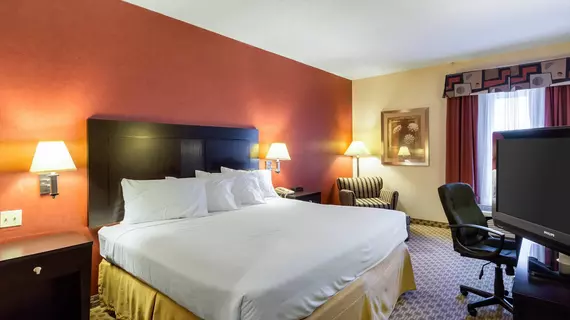 Quality Inn and Suites | Ohio - Cleveland (ve civarı) - Oakwood Village