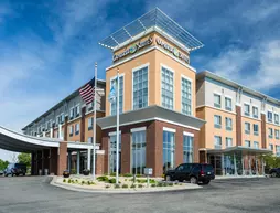 Cambria Suites Maple Grove