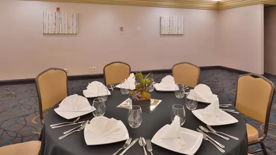 BEST WESTERN PLUS EL PASO AIRPORT HOTEL & CONFERENCE CENTER | Teksas - El Paso (ve civarı) - El Paso