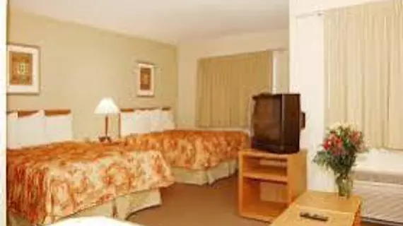 MainStay Suites Greenville Airport | Güney Karolayna - Greenville - Spartanburg (ve civarı) - Greenville