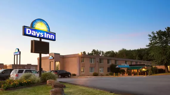 Days Inn Willoughby | Ohio - Cleveland (ve civarı) - Willoughby