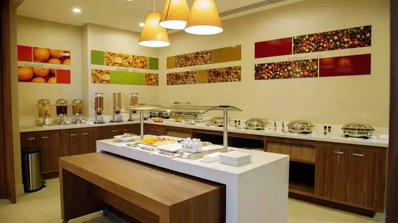 Hampton Inn by Hilton Piedras Negras | Coahuila - Piedras Negras (ve civarı) - Piedras Negras