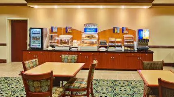 Holiday Inn Express Hotel & Suites Millington-Memphis Area | Tennessee - Memphis (ve civarı) - Millington