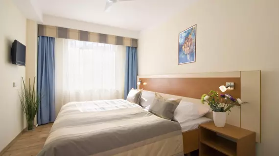 Hotel Aida | Prag - Městská čast Praha 8 (en büyük Prag ilçesi) - Kobylisy