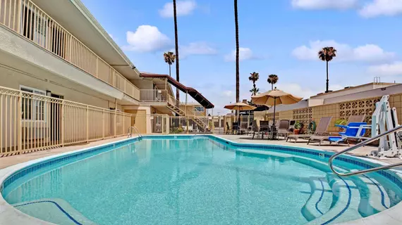 Super 8 by Wyndham Los Angeles Culver City Area | Kaliforniya - Los Angeles County - Los Angeles