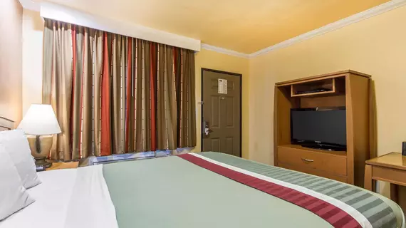 Rodeway Inn & Suites Oakland | Kaliforniya - Oakland (ve civarı) - Oakland