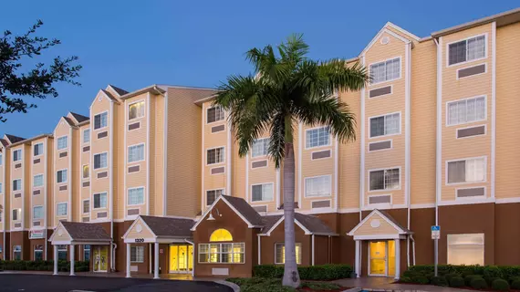 Quality Inn & Suites Lehigh Acres Fort Myers | Florida - Fort Myers (ve civarı) - Lehigh Acres