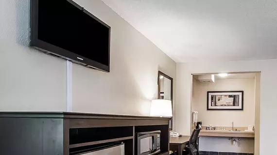 Quality Inn Murfreesboro | Tennessee - Nashville-Davidson - Nashville (ve civarı) - Murfreesboro