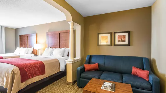 Comfort Inn & Suites North Conway | New Hampshire - North Conway