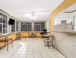 Super 8 Santee | Güney Karolayna - Orangeburg (ve civarı) - Santee