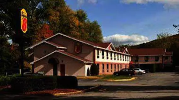 The Covered Bridge Inn | Vermont - Windham County - Brattleboro