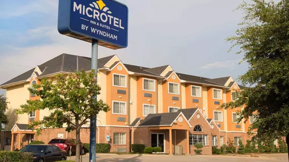 Microtel Inn & Suites by Wyndham Garland | Teksas - Dallas (ve civarı) - Garland