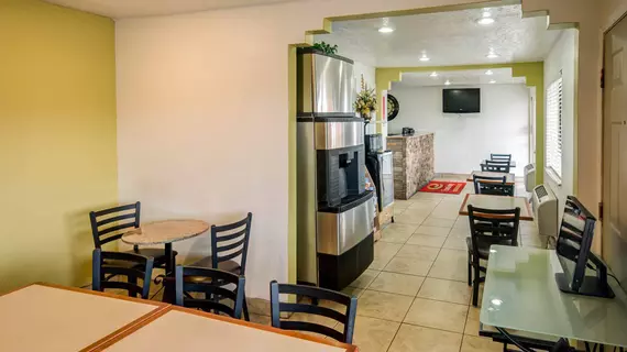 Econo Lodge East | New Mexico - Albuquerque (ve civarı) - Albuquerque