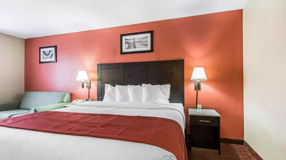 Quality Inn & Suites La Vergne | Tennessee - Nashville-Davidson - Nashville (ve civarı) - La Vergne